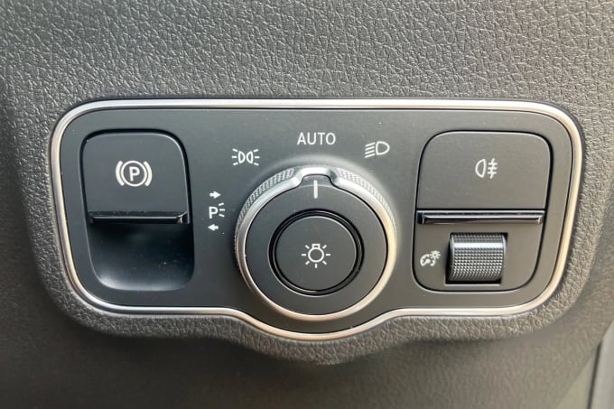 2022 Mercedes-benz Eqb