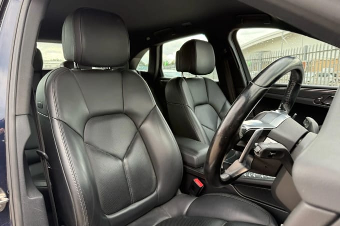 2016 Porsche Macan