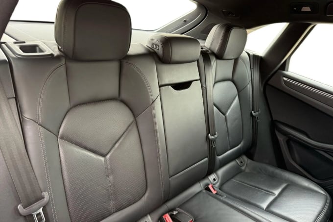 2016 Porsche Macan