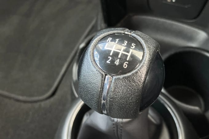 2022 Mini Hatch