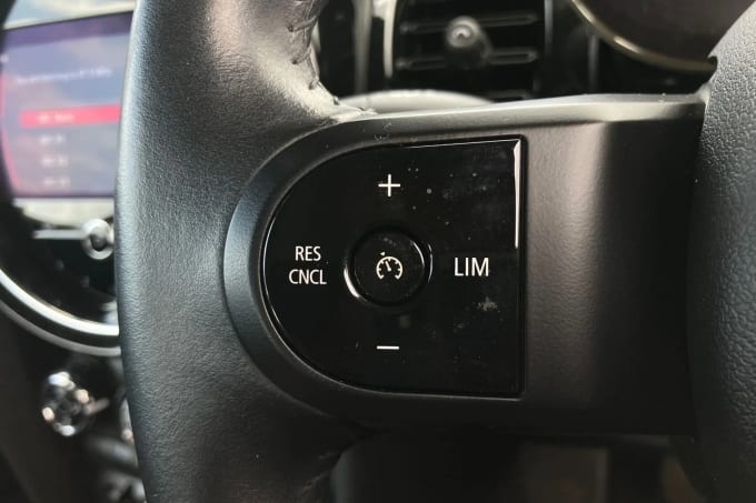 2022 Mini Hatch