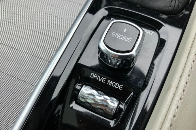 2017 Volvo V90