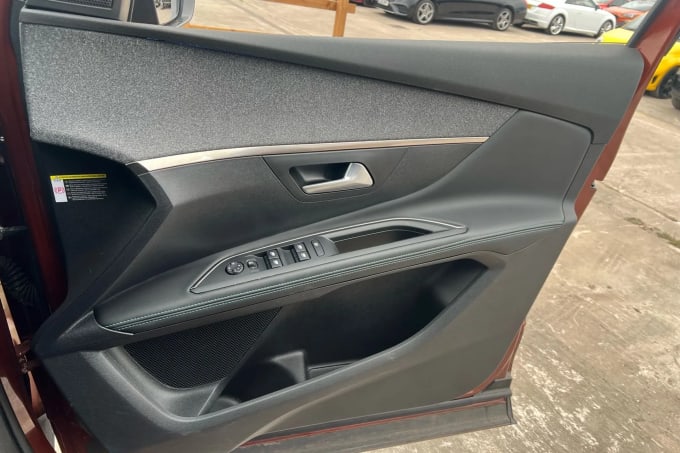 2021 Peugeot 5008