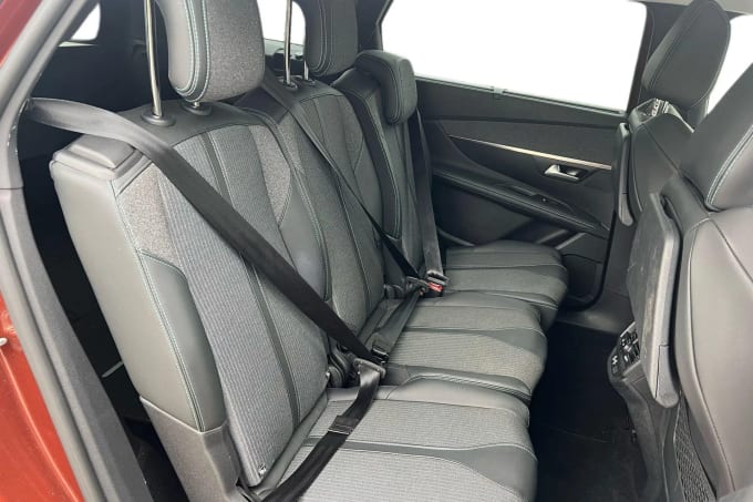 2021 Peugeot 5008