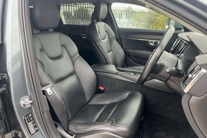 2018 Volvo V90