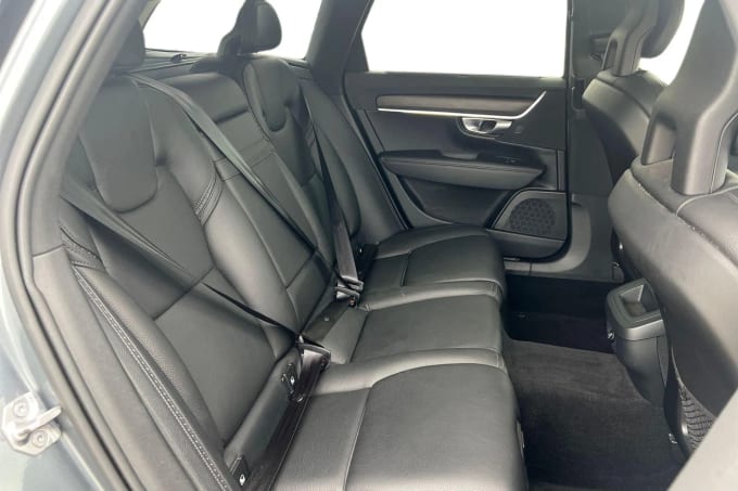 2018 Volvo V90