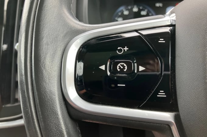 2017 Volvo V90