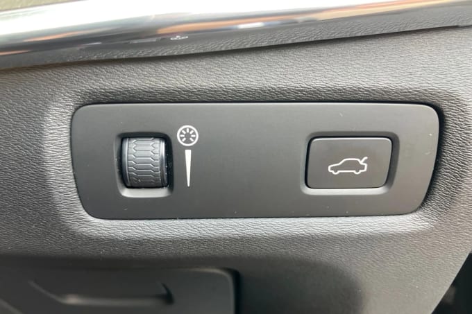 2020 Volvo V90