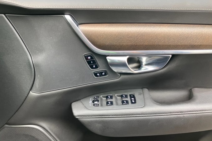 2020 Volvo V90