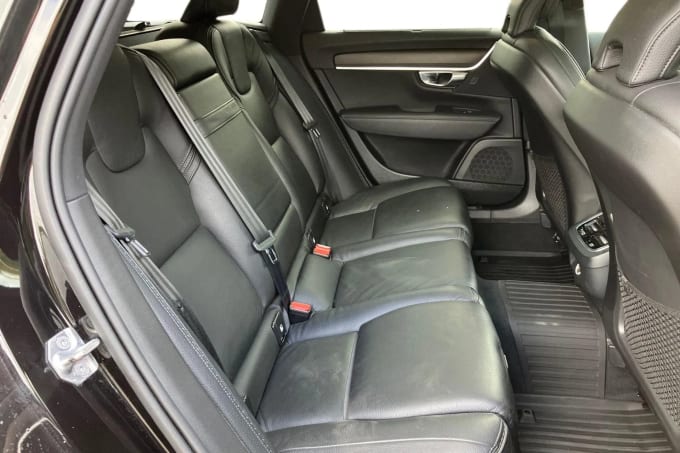 2020 Volvo V90