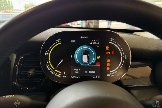 2022 Mini Hatch