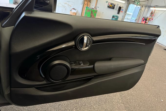 2022 Mini Hatch