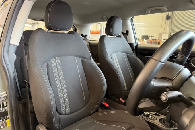 2022 Mini Hatch