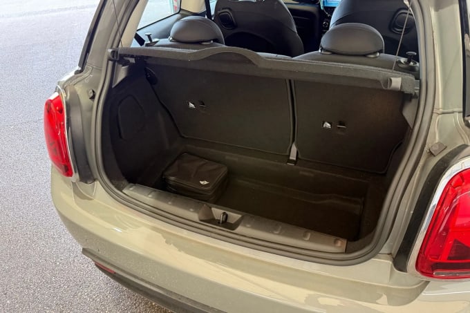 2022 Mini Hatch