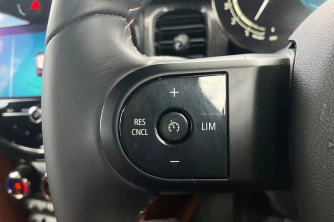 2021 Mini Hatch