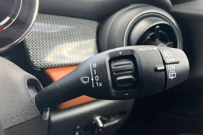 2021 Mini Hatch