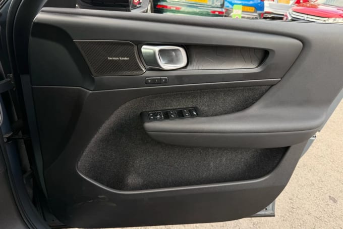 2023 Volvo C40