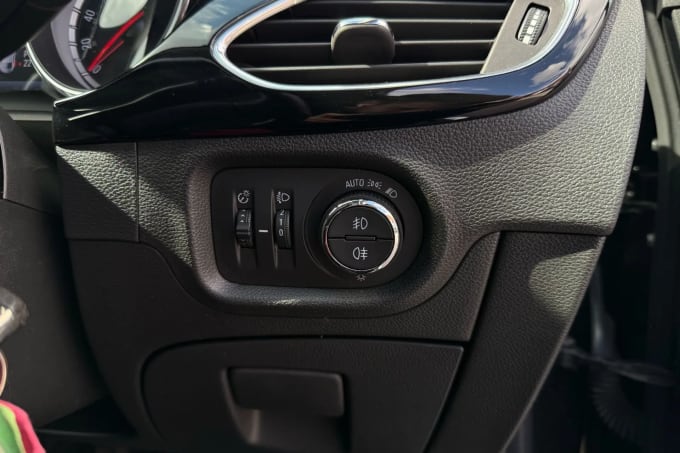 2018 Vauxhall Astra