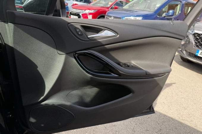 2018 Vauxhall Astra