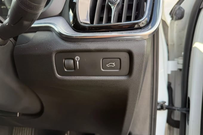 2021 Volvo V60