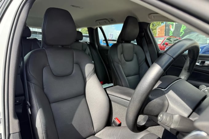 2021 Volvo V60