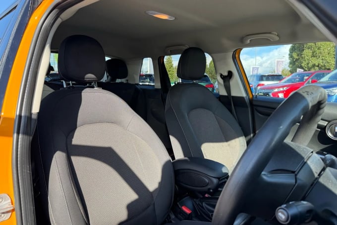 2017 Mini Hatch