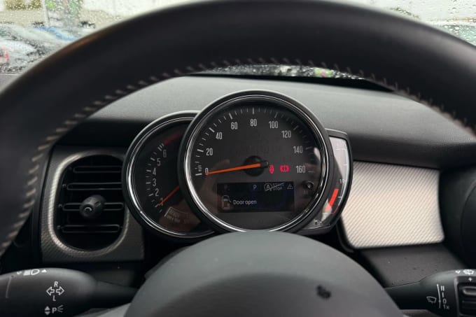 2022 Mini Hatch