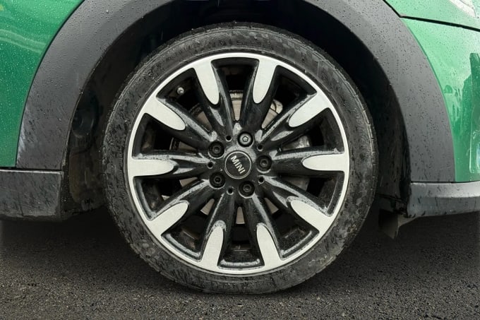2022 Mini Hatch