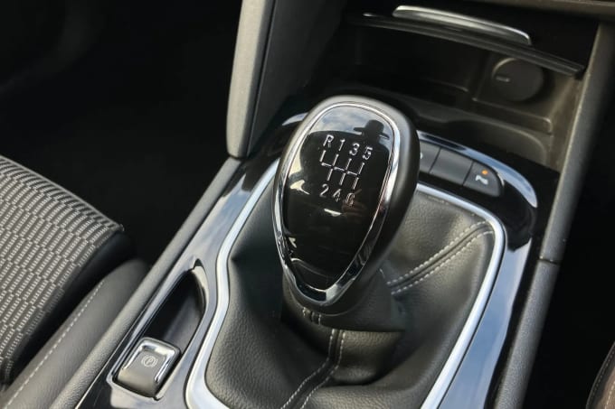 2020 Vauxhall Insignia