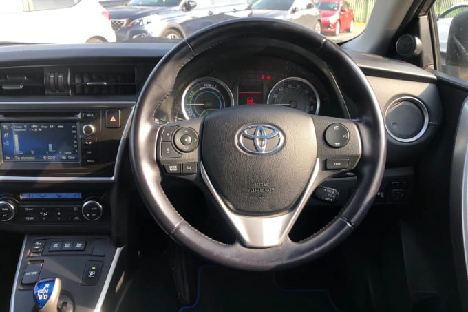 2015 Toyota Auris