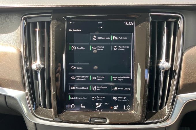 2020 Volvo V90