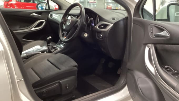 2019 Vauxhall Astra
