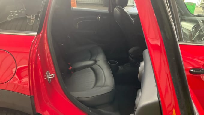 2023 Mini Hatch