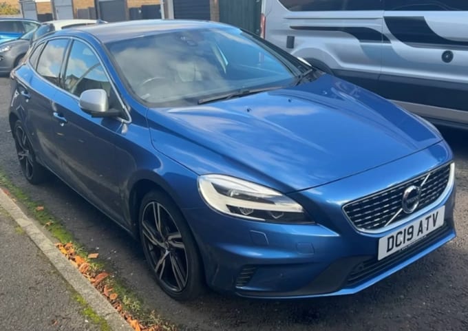 2019 Volvo V40