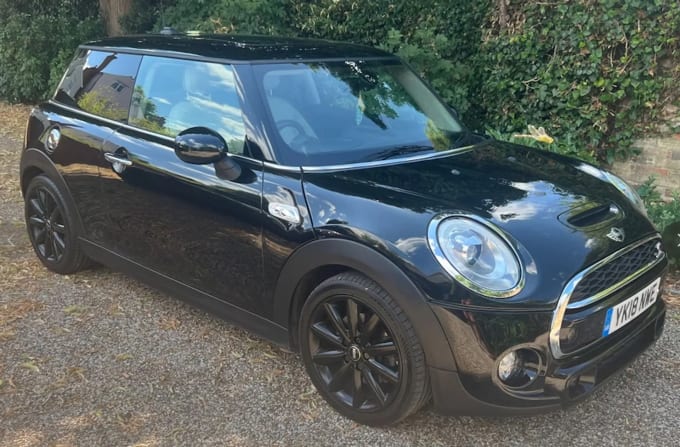 2018 Mini Hatch