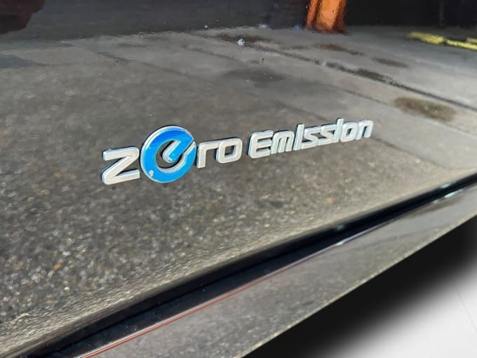 2025 Nissan Leaf