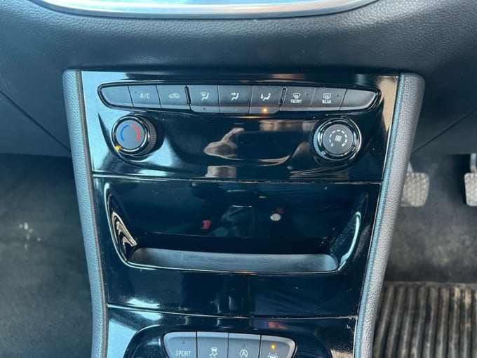 2025 Vauxhall Astra