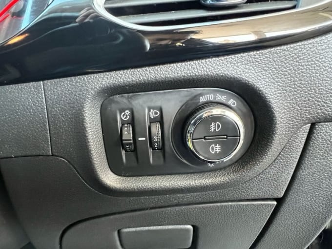 2025 Vauxhall Astra