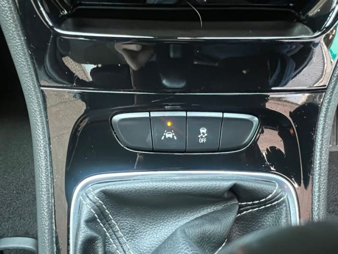 2025 Vauxhall Astra