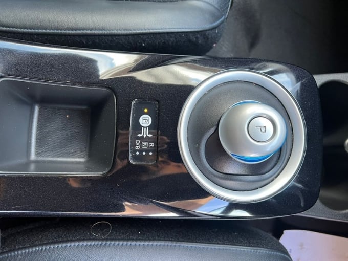 2025 Nissan Leaf