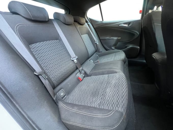 2025 Vauxhall Astra