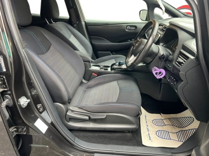 2025 Nissan Leaf