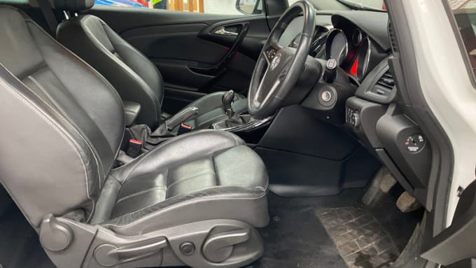 2025 Vauxhall Astra