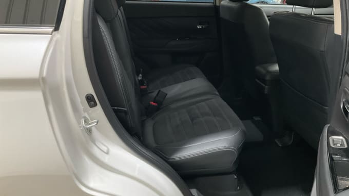2025 Mitsubishi Outlander