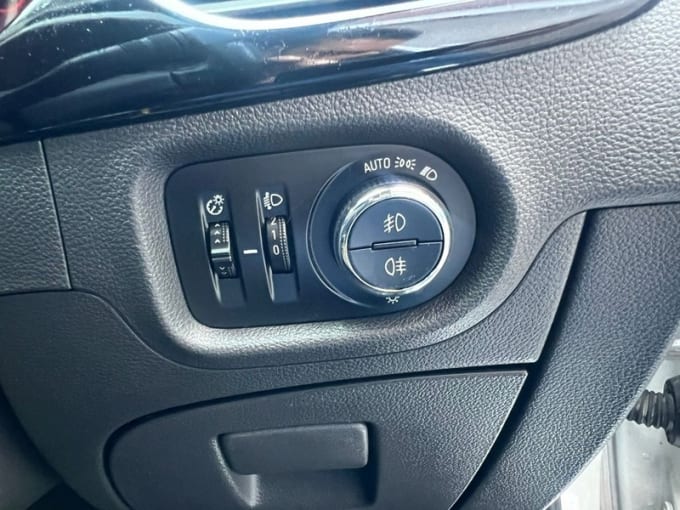 2025 Vauxhall Astra