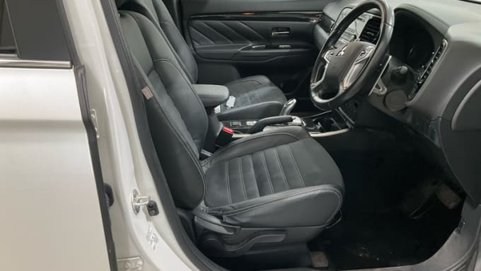 2025 Mitsubishi Outlander