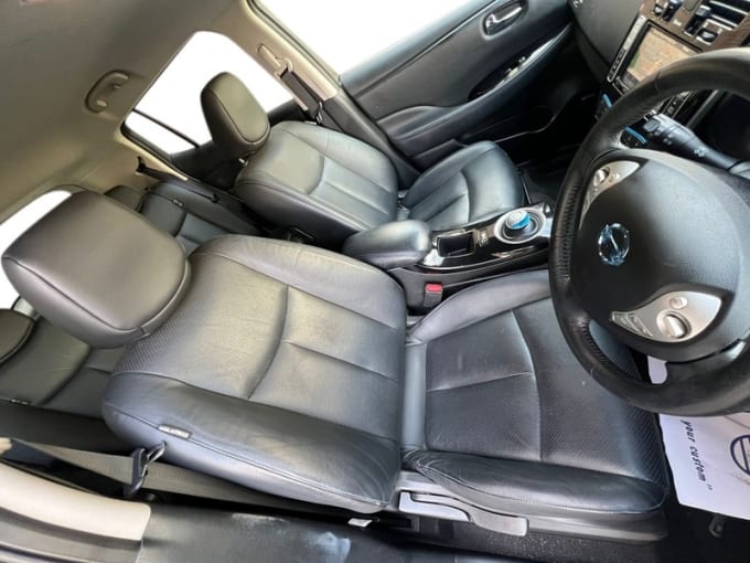 2025 Nissan Leaf