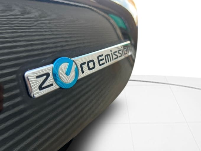 2025 Nissan Leaf