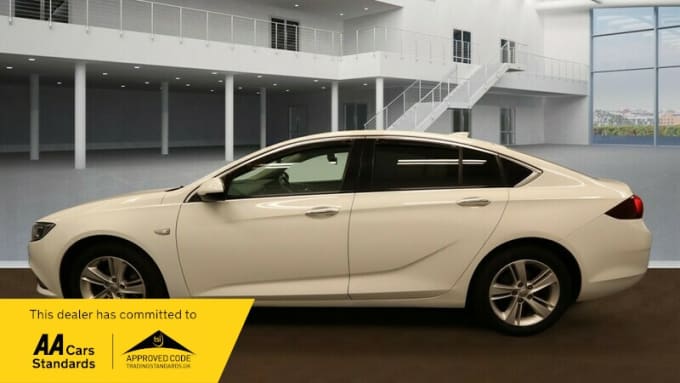 2025 Vauxhall Insignia