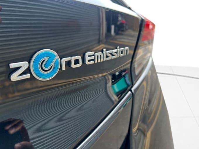 2025 Nissan Leaf